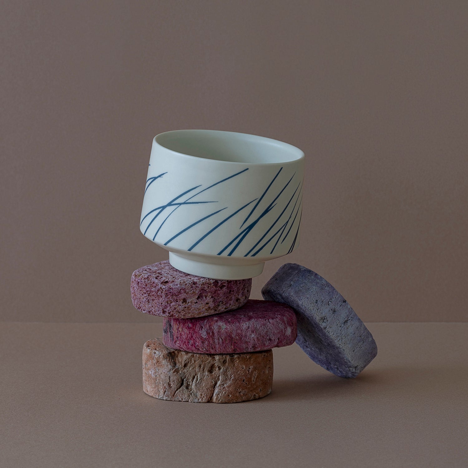 GIFT】TUULI カップ BLUE｜石本藤雄デザインの食器、雑貨の通販