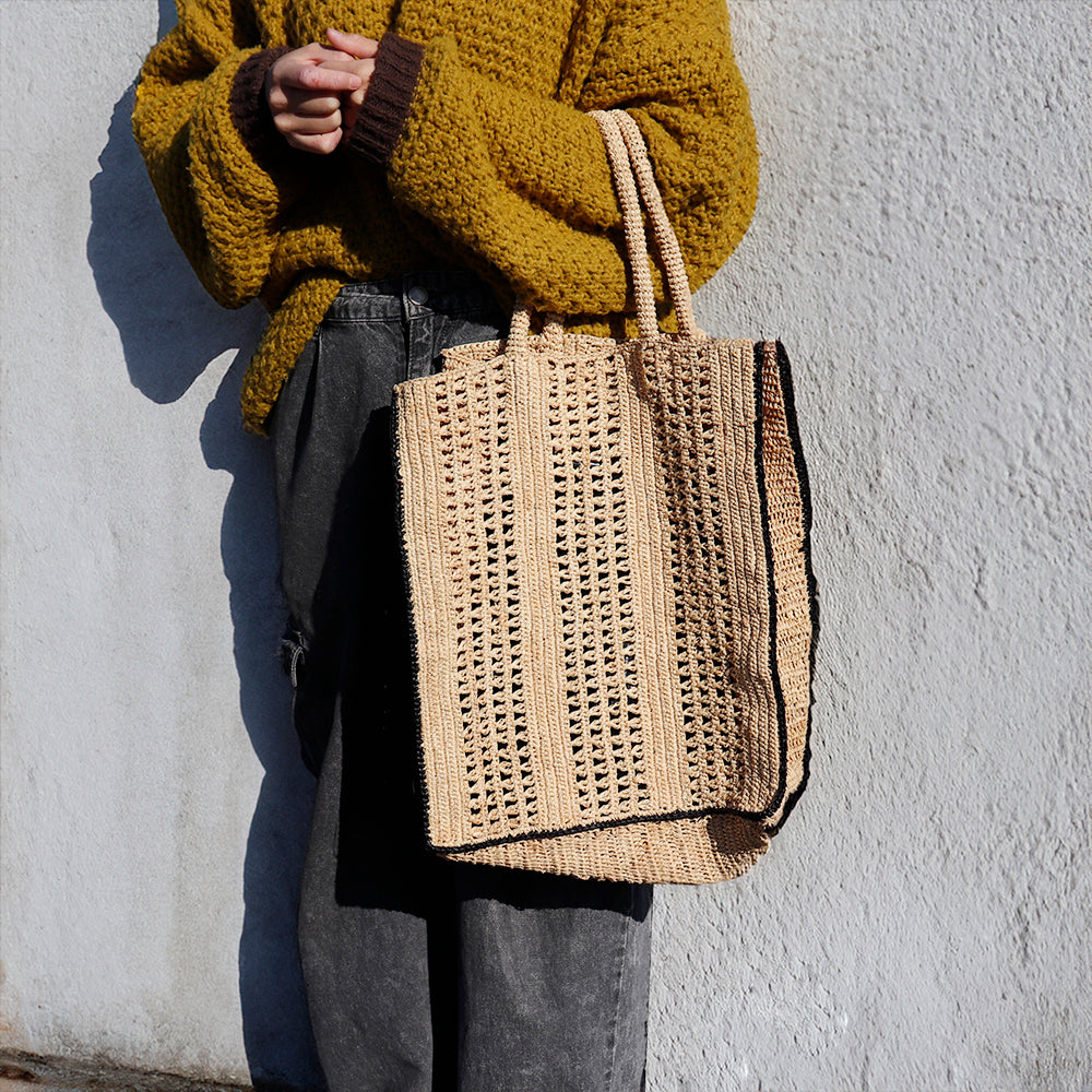 ラフィアかぎ編みバッグ 透かしストライプ四角 NAT黒 | マンゴロベ