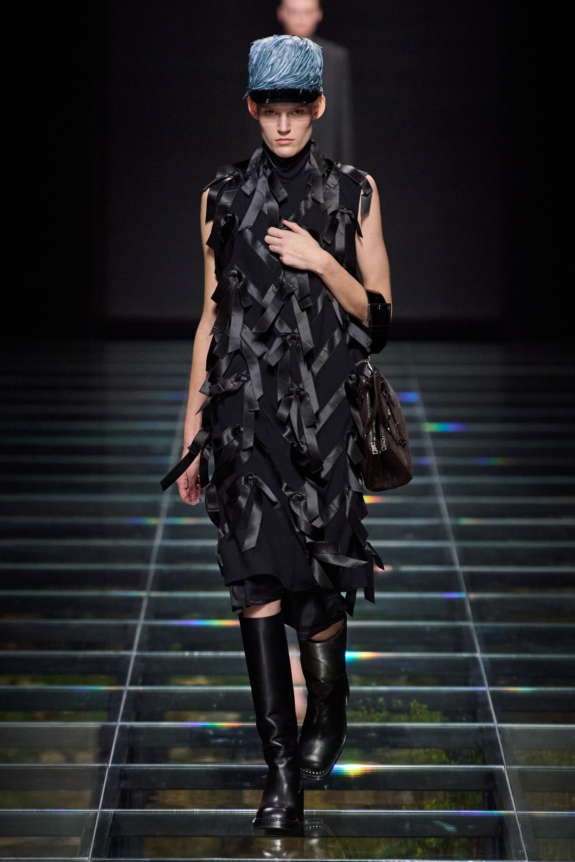 プラダの歴史から学ぶ姿勢──未来へ前進するためのロマンティックな