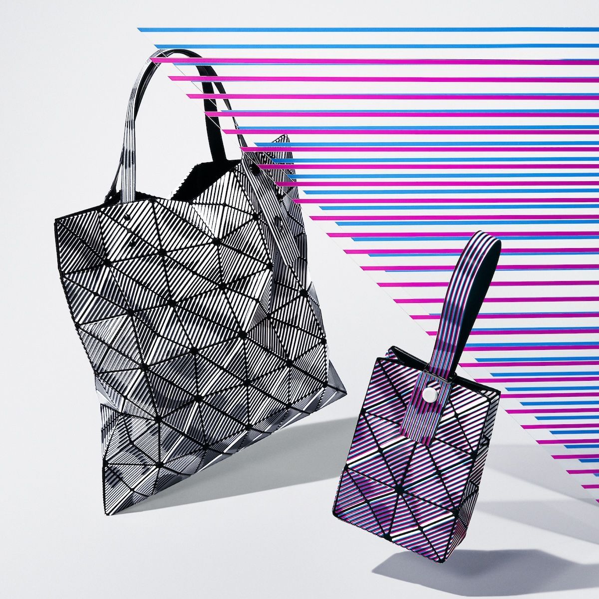 バオ バオ イッセイ ミヤケから新作バッグが登場。モアレ現象に着目