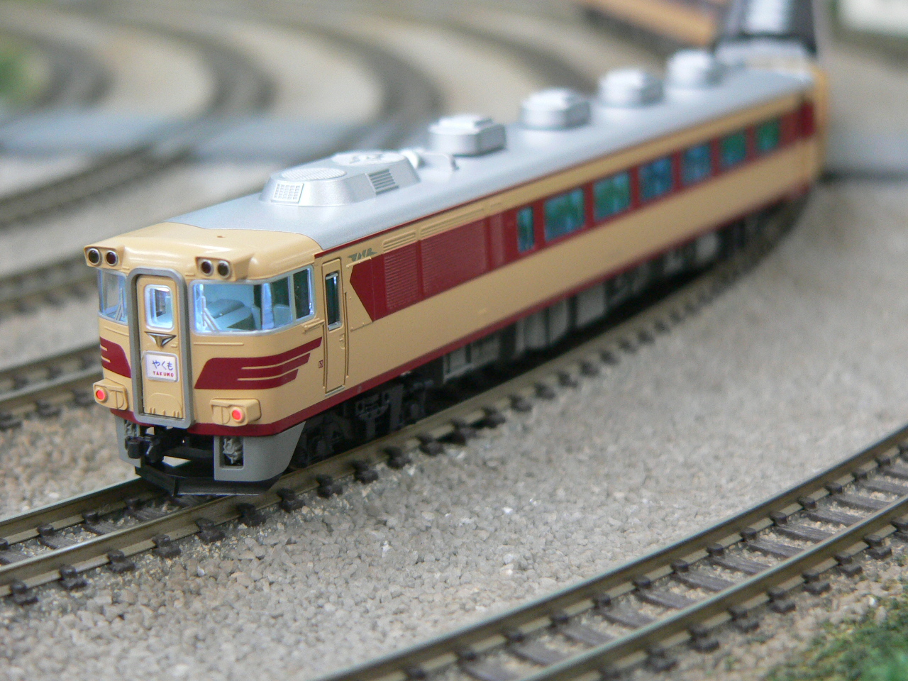 カトーのキハ81系くろしお基本＆増結10両セットの車掌室を点灯化