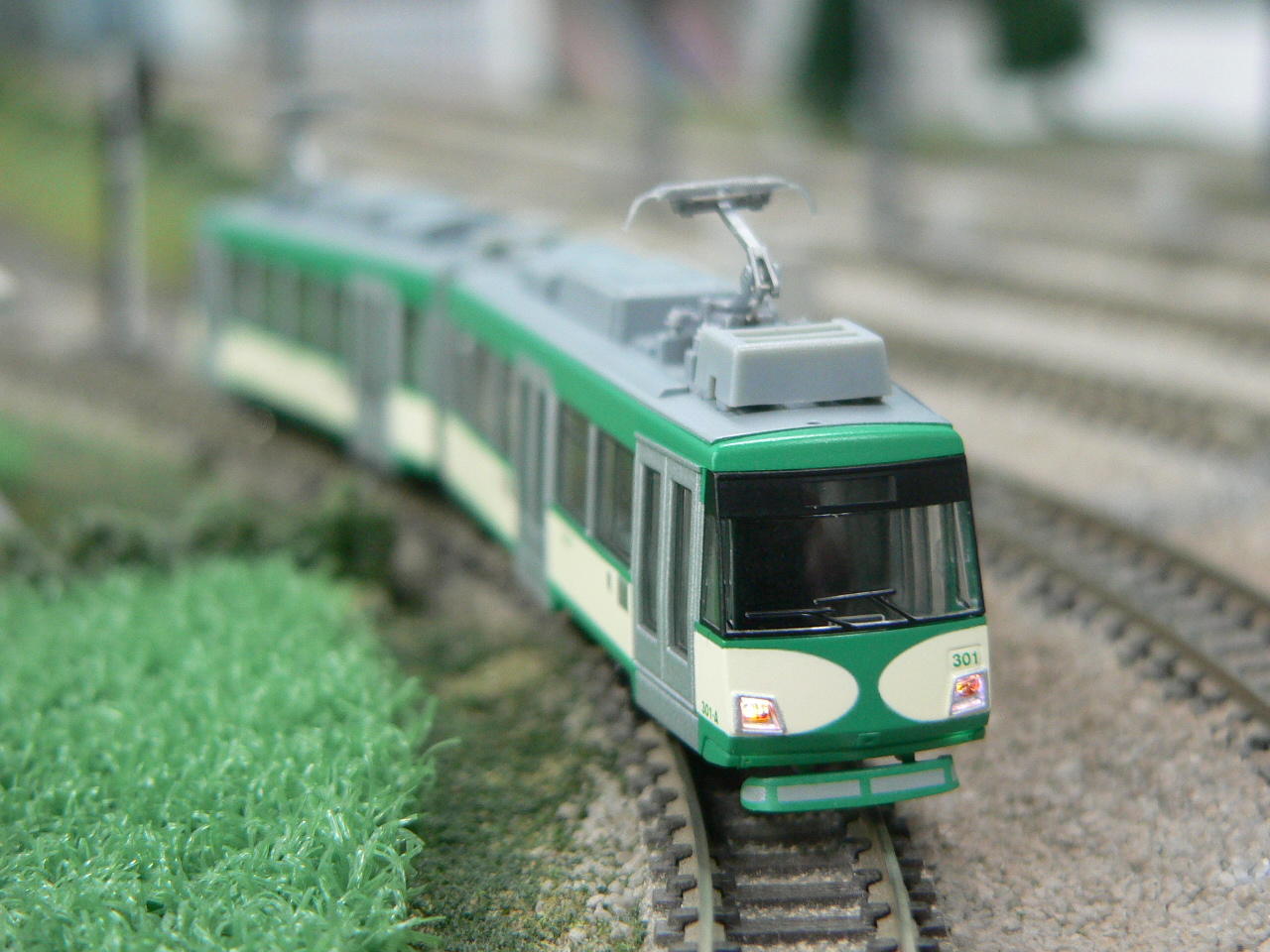 モデモの東急300形のヘッドライトを点灯化しました。: もけいや松原