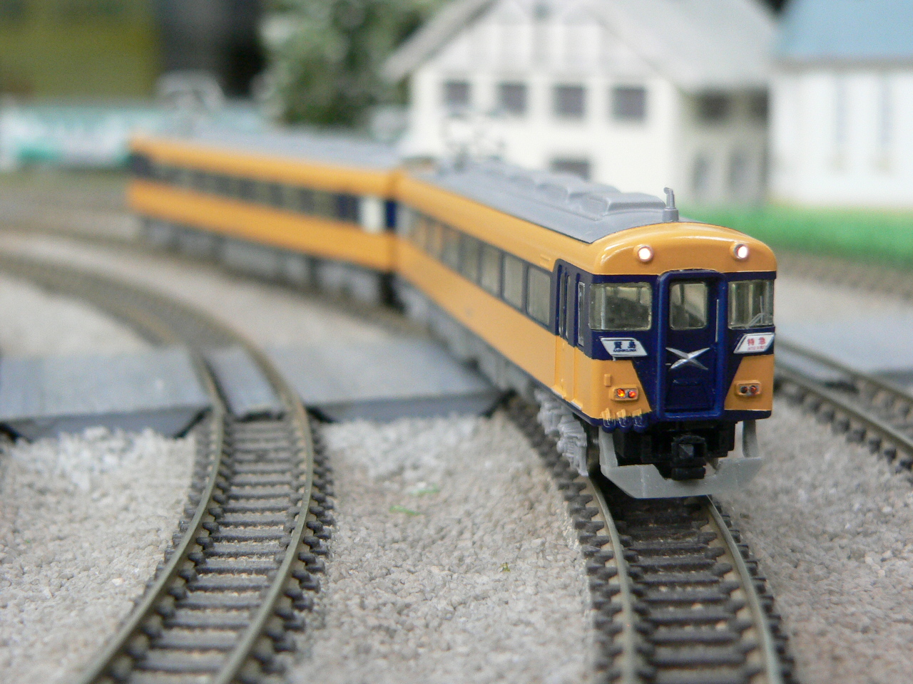 東京堂の近鉄18200系をライト点灯化した特製品をMなし2両