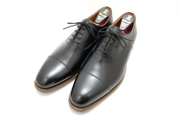 ビジネスシューズはどれも一緒・・・ではないと思わせる革靴-スコッチ
