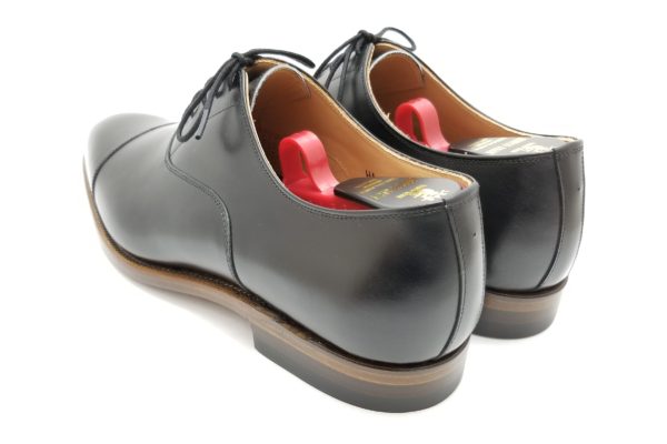 ビジネスシューズはどれも一緒・・・ではないと思わせる革靴-スコッチ