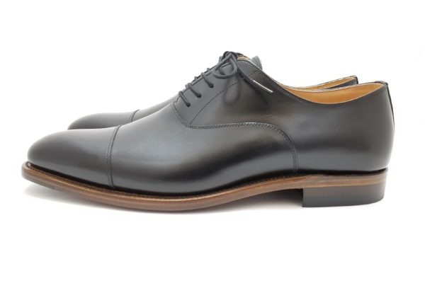 ビジネスシューズはどれも一緒・・・ではないと思わせる革靴-スコッチ