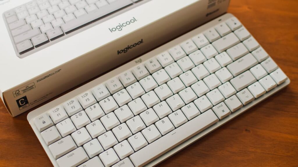 MX Mechanical Miniはほとんどのメカニカルキーボード初心者を満足