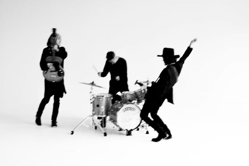 THE GOLDEN WET FINGERS （チバユウスケ（vo&gt) イマイアキノブ(gt