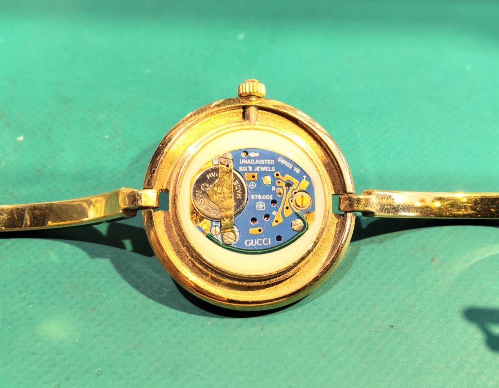 GUCCI グッチ チェンジベゼル 11000 Lの電池交換