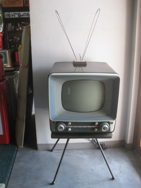 sr1218 ゼネラル真空管テレビ／回転台ラビットアンテナ付き【昭和