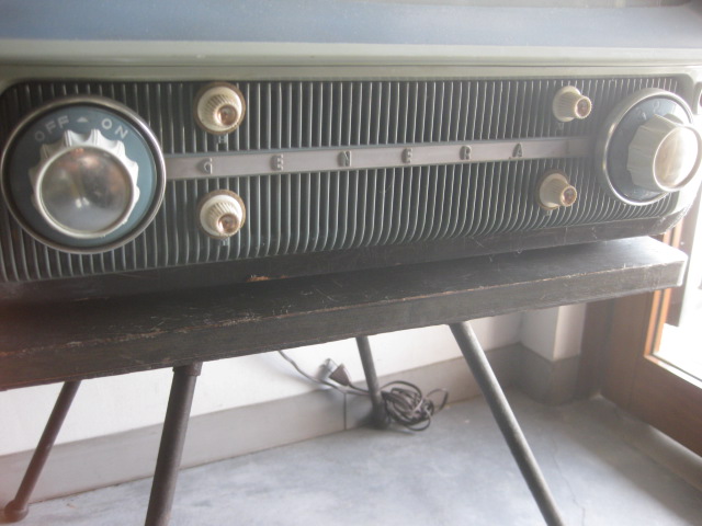 sr1218 ゼネラル真空管テレビ／回転台ラビットアンテナ付き【昭和