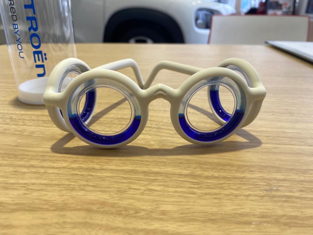 シトロエン長野 公式サイト - 【シトロエングッズ紹介】四ツ目の眼鏡