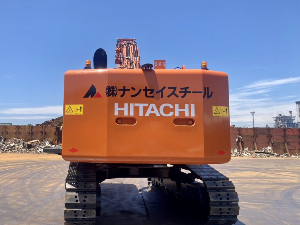 川崎ヤードに日立建機製油圧ショベル導入 – 株式会社ナンセイスチール