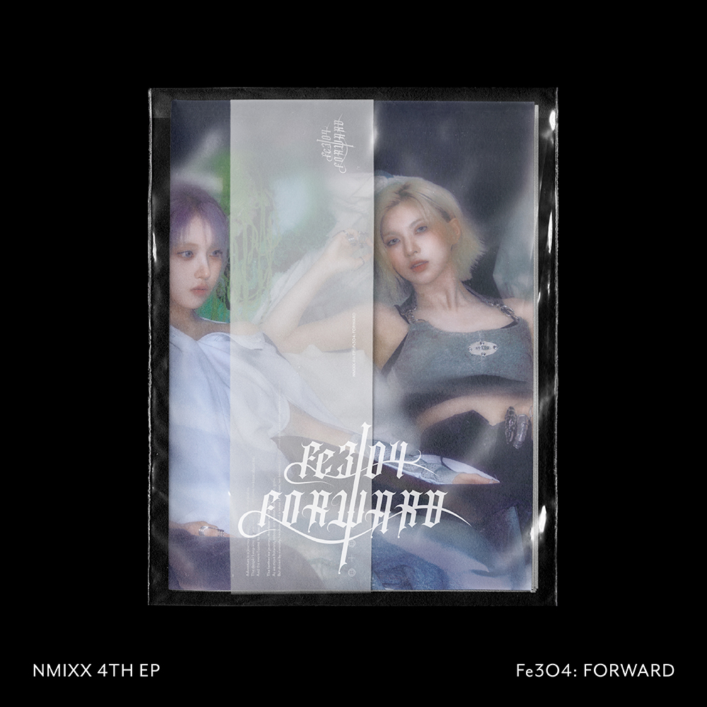 Fe3O4: FORWARD (Ready Ver.) - NMIXX OFFICIAL STORE