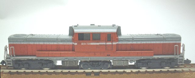 鉄道模型工房 / 車輌工作 / 旧製品なディーゼル機関車に手をかける