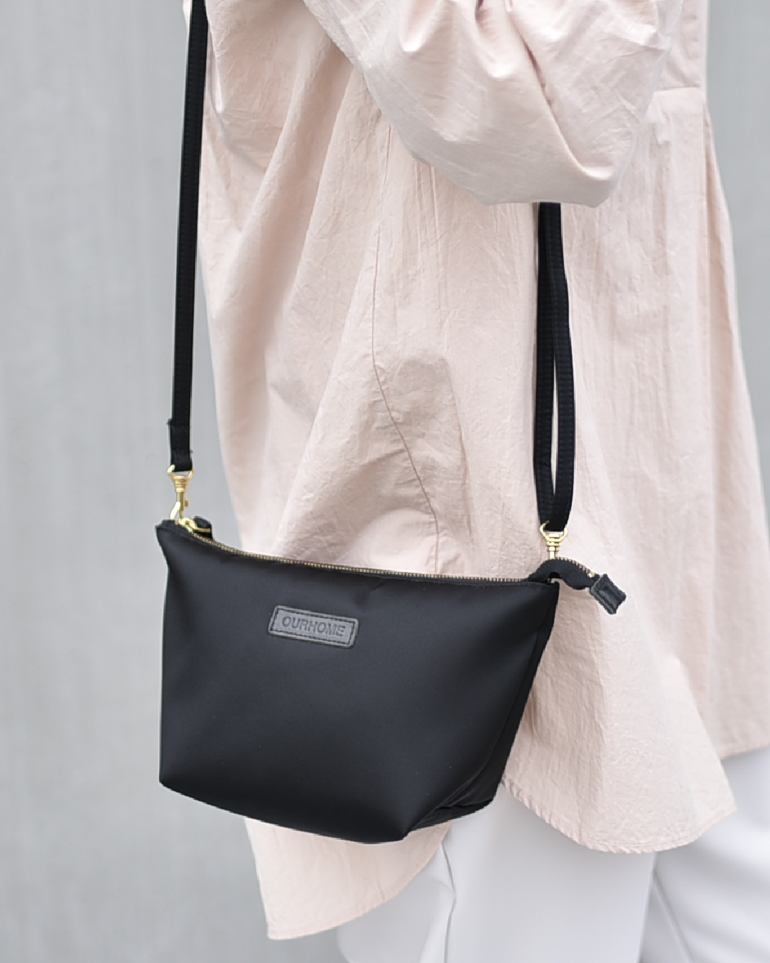 ナイロンショルダーバッグ／mini – OURHOME