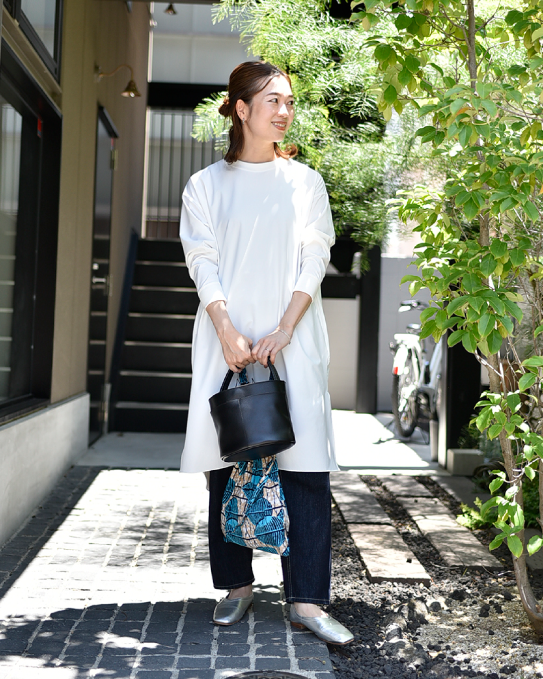 ハリ感素材のチュニック丈プルオーバー – OURHOME