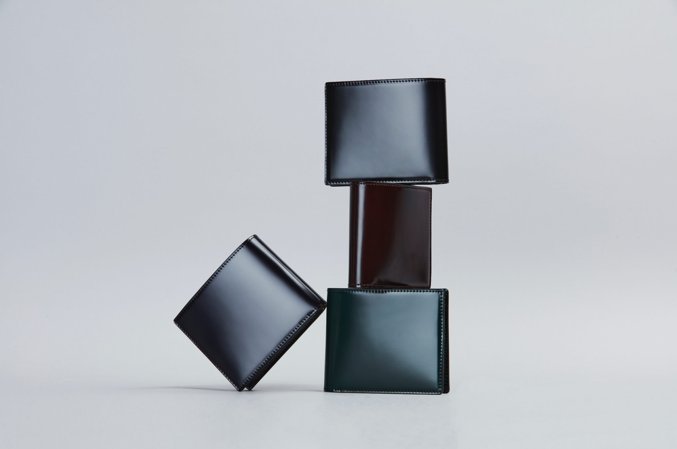 コードバンシリーズがリニューアルして登場 『第四弾；純札(二つ折り