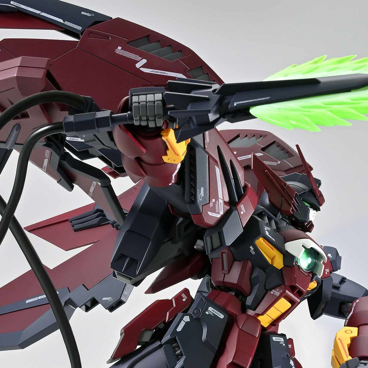 P-Bandai MG 1/100 Gundam Epyon EW (Sturm und Drang) – Omocha Japan