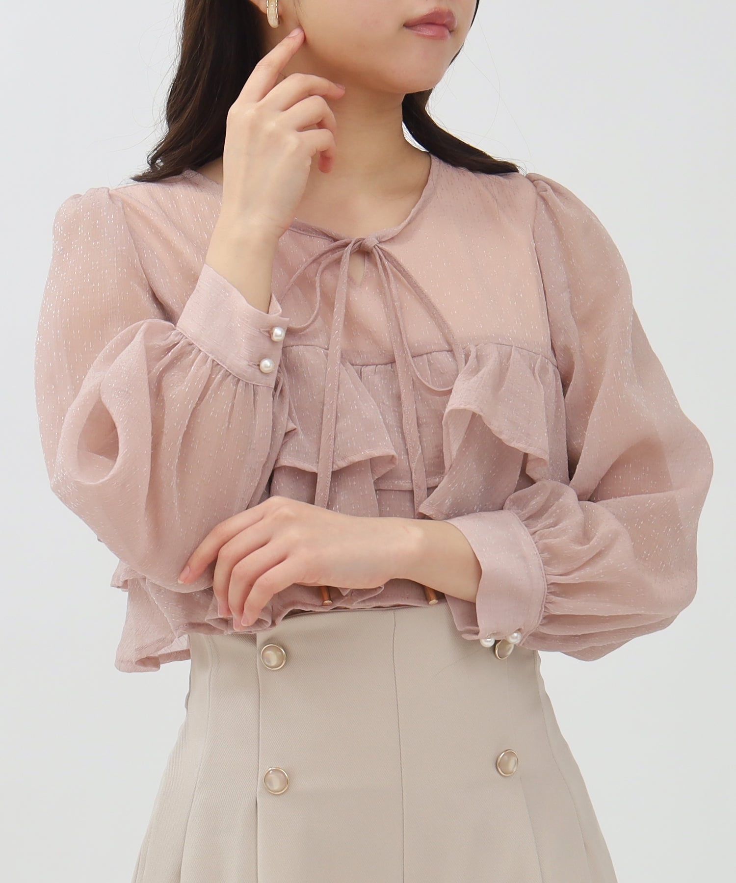 キラキラ織り柄シアーフリルブラウス