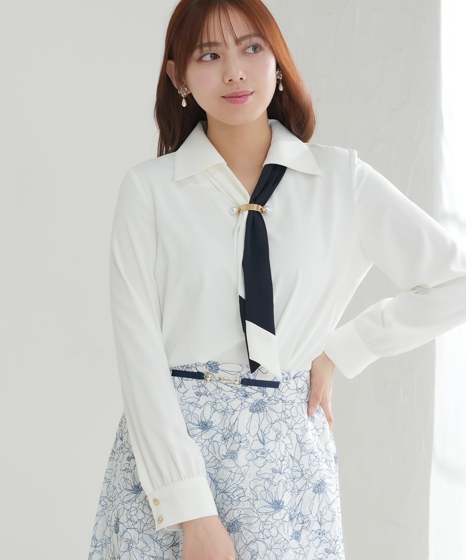 金具使いバイカラーボウタイスキッパーブラウス