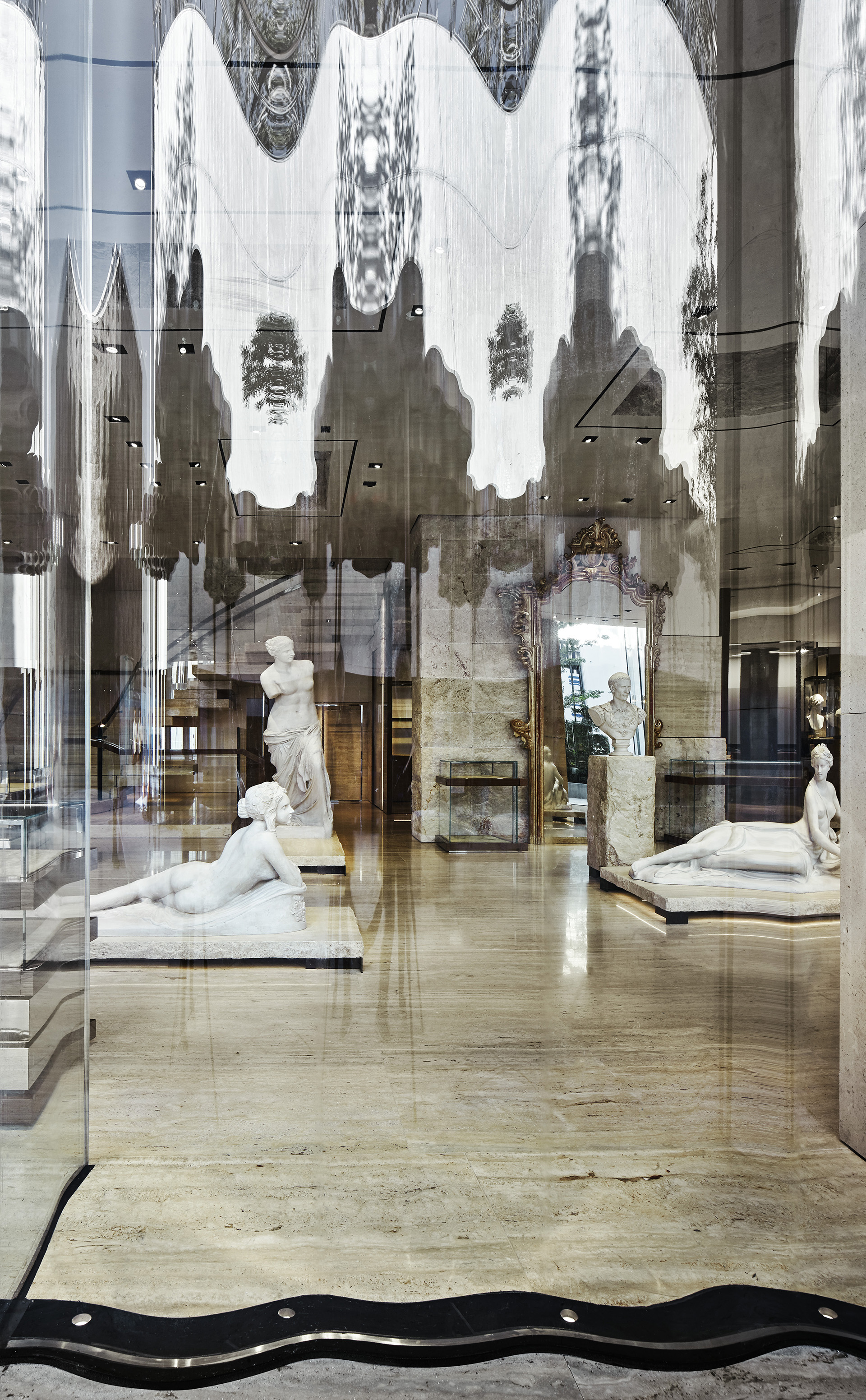 CURIOSITY NEWS | DOLCE & GABBANA NEW STORE IN MIAMI “BEHIND THE