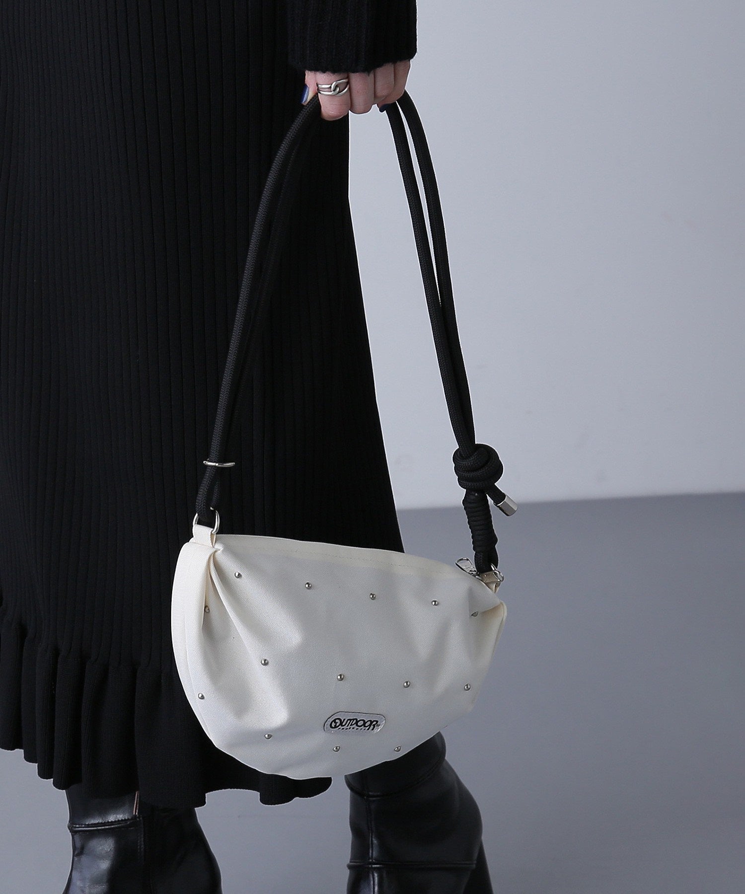 ROSE BUD別注】OUTDOOR PRODUCTS/スタッズスリングバッグ – calif