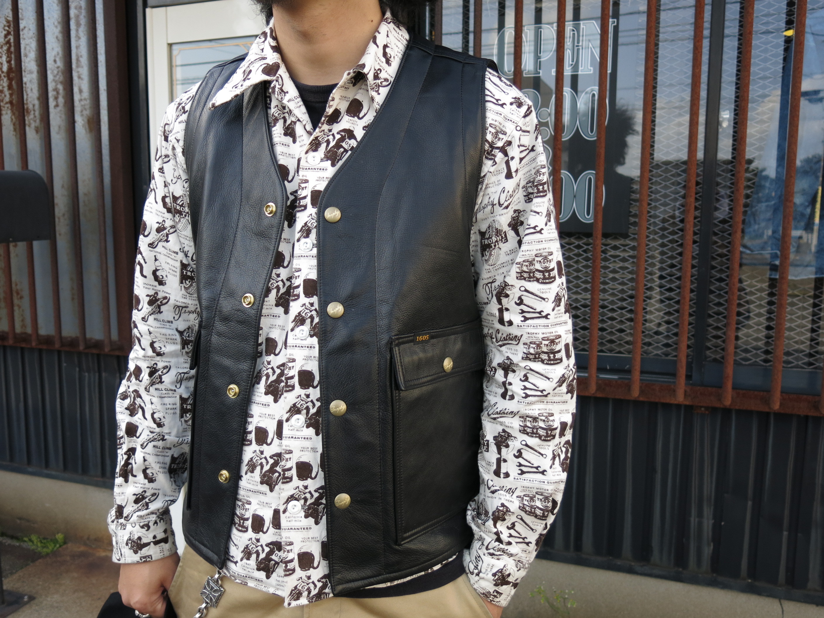 TROPHY CLOTHING - RANCHER STEER HIDE VEST…!!!: CANVAS CLOTHING