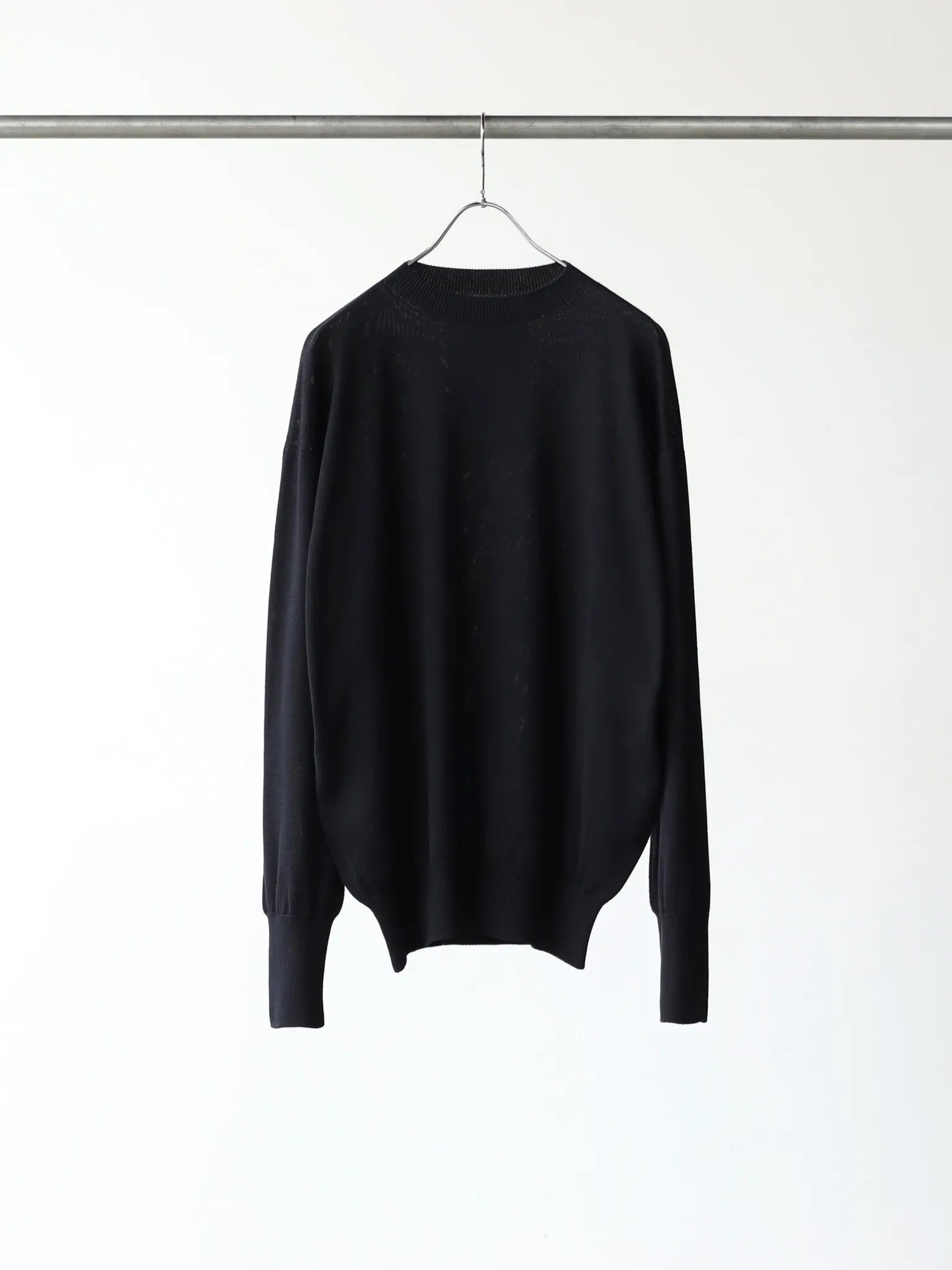 Olde H & Daughter SILK PLAIN STITCH CREW L/S BLACK | CASANOVA&CO