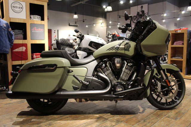 2025 Indian Motorcycle® Challenger® Dark Horse® 112 Moss Green