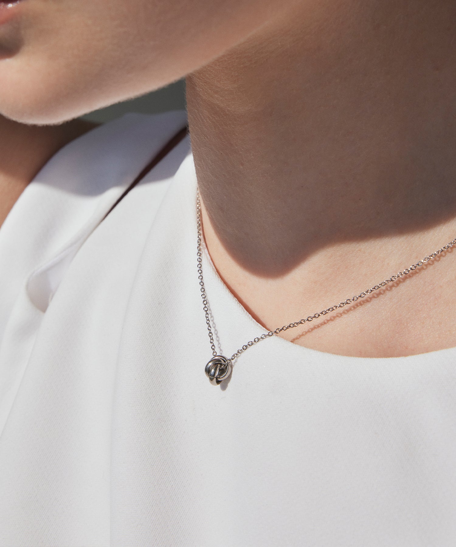 シルバー]トリプルリングネックレス