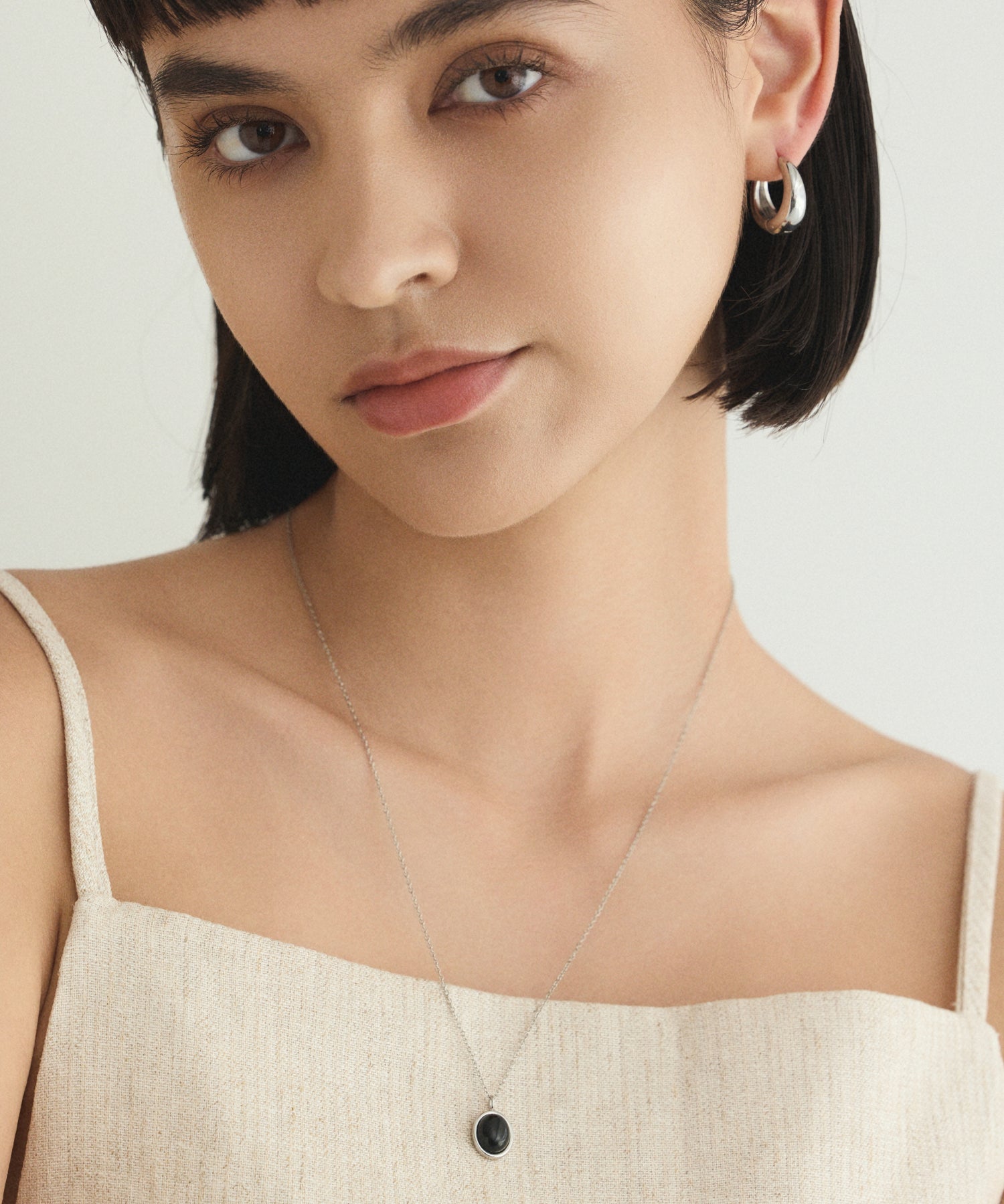 ブラック]ラウンドストーンネックレス