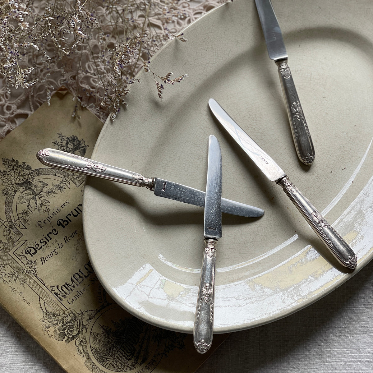 2本あり！PARIS刻印入りデザートナイフ フランスアンティーク