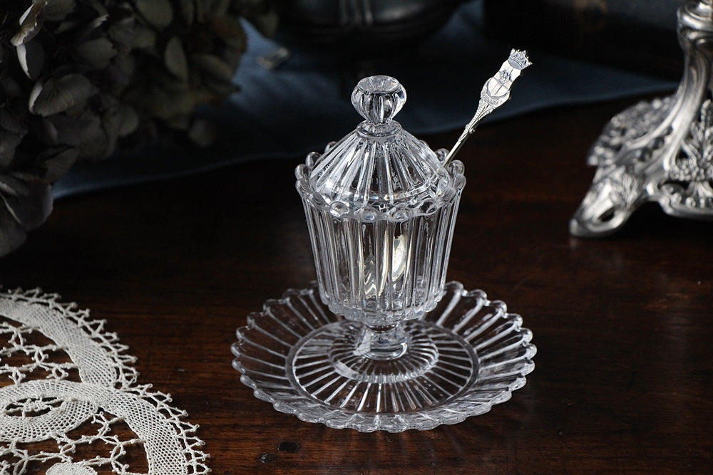 皿つき繊細なガラスのシュガー入れ（高さ13cm） フランスアンティーク