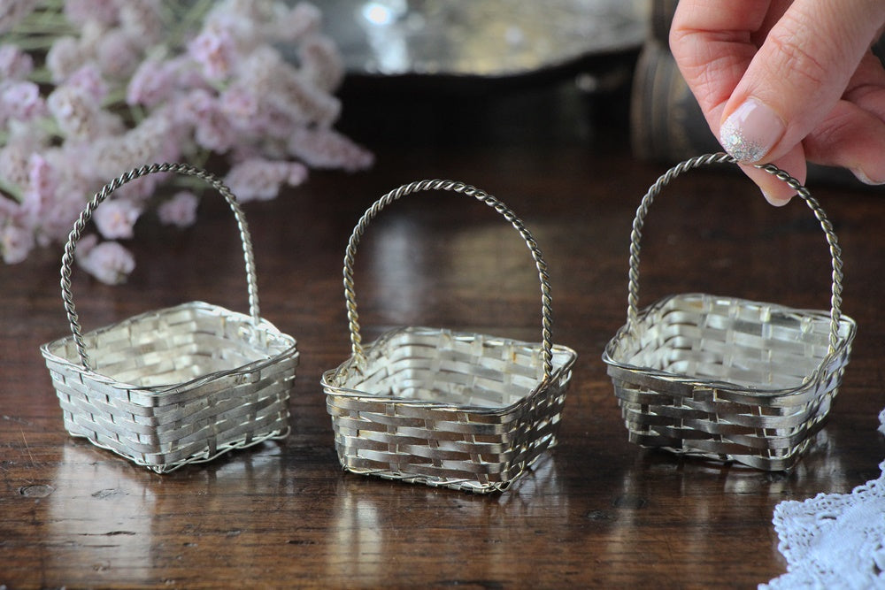 ミニチュアサイズのワイヤーバスケット（5x5cm） フランスアンティーク