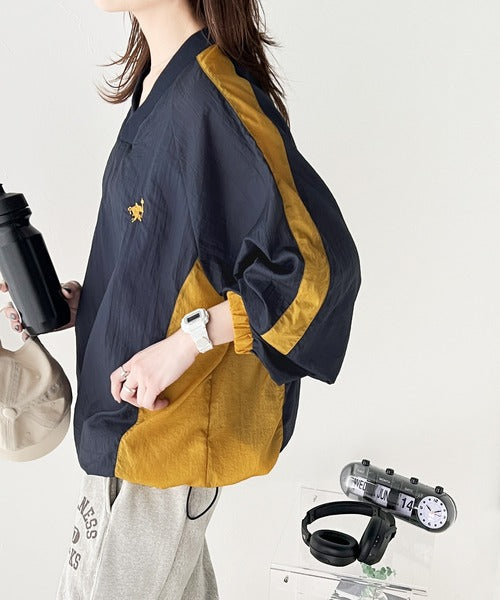 レトロ配色が今っぽ！胸刺繍配色シアー裾ドロストVネックプルオーバー