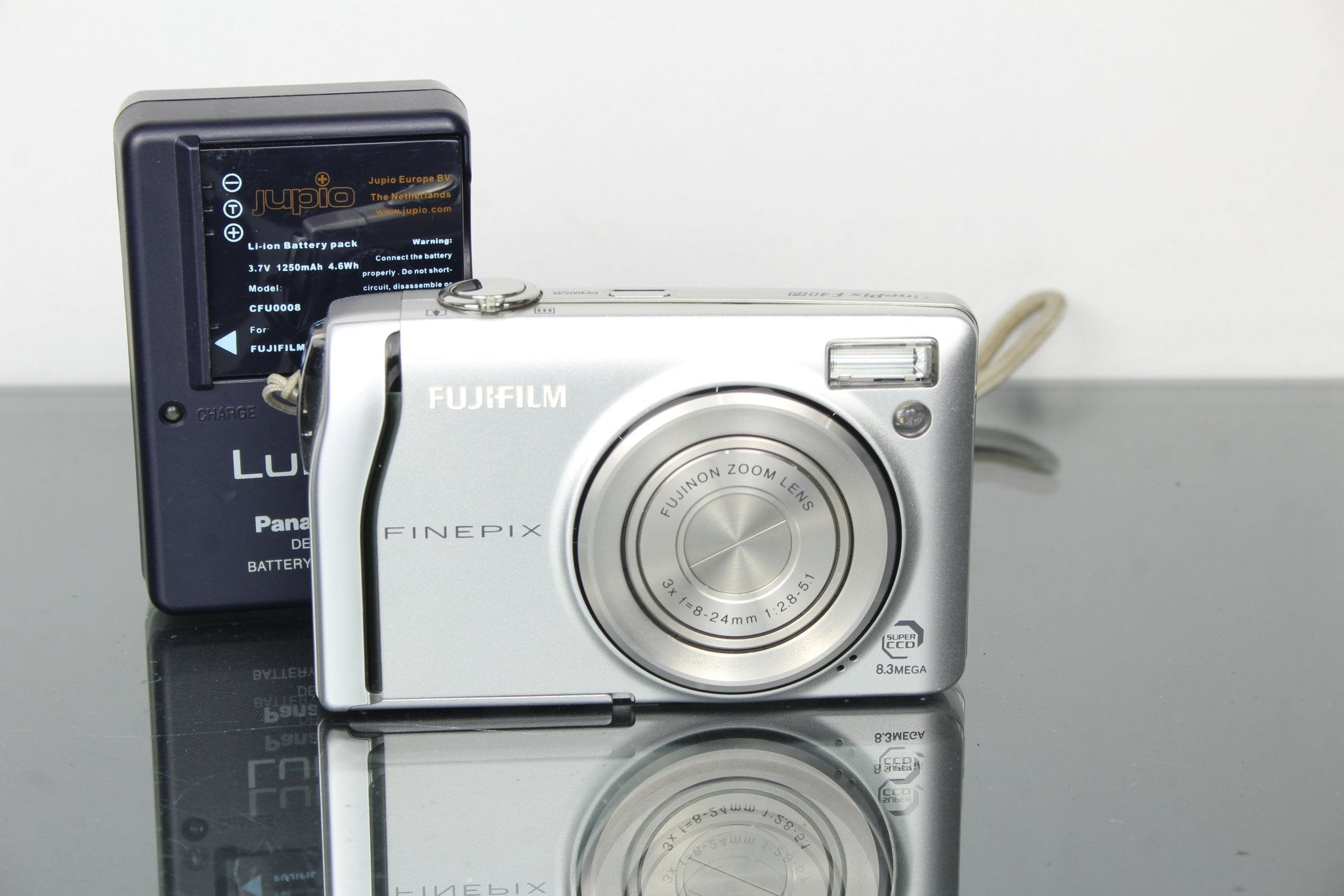Fujifilm FinePix F40fd – Compact Classic for Lo-Fi Revival – Dutch