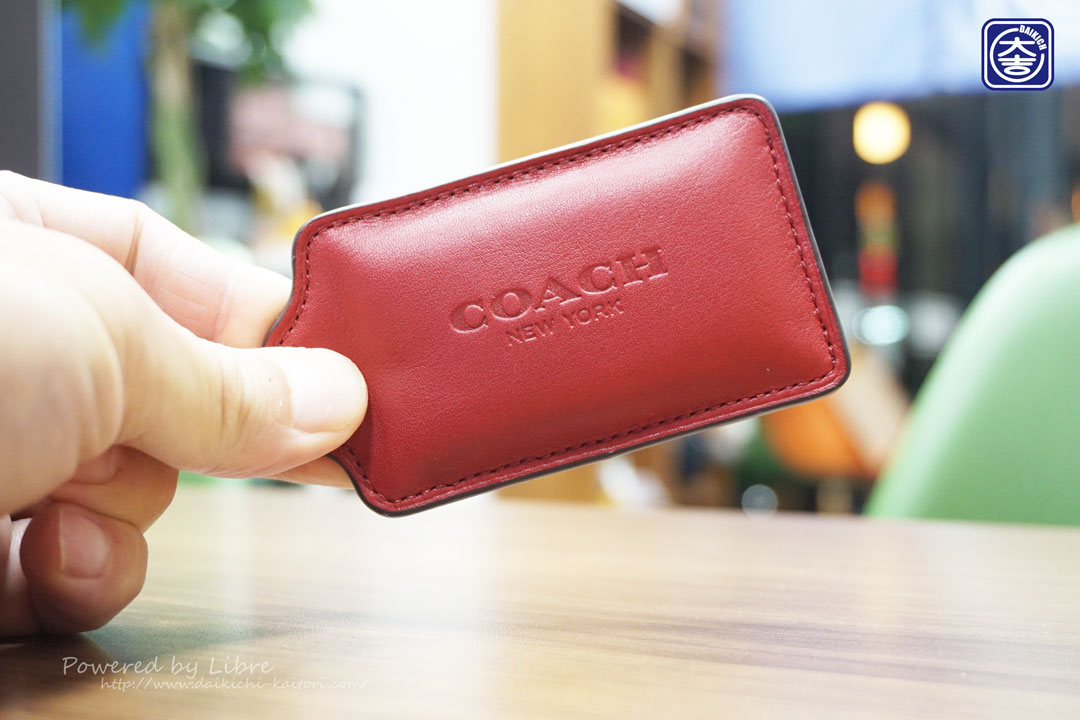 コーチ のバックや財布など正規品とアウトレットと分かれているのは