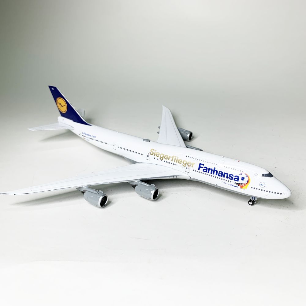 飛行機模型1/400 Phoenix ルフトハンザ ボーイング747-8i 飛行機模型1