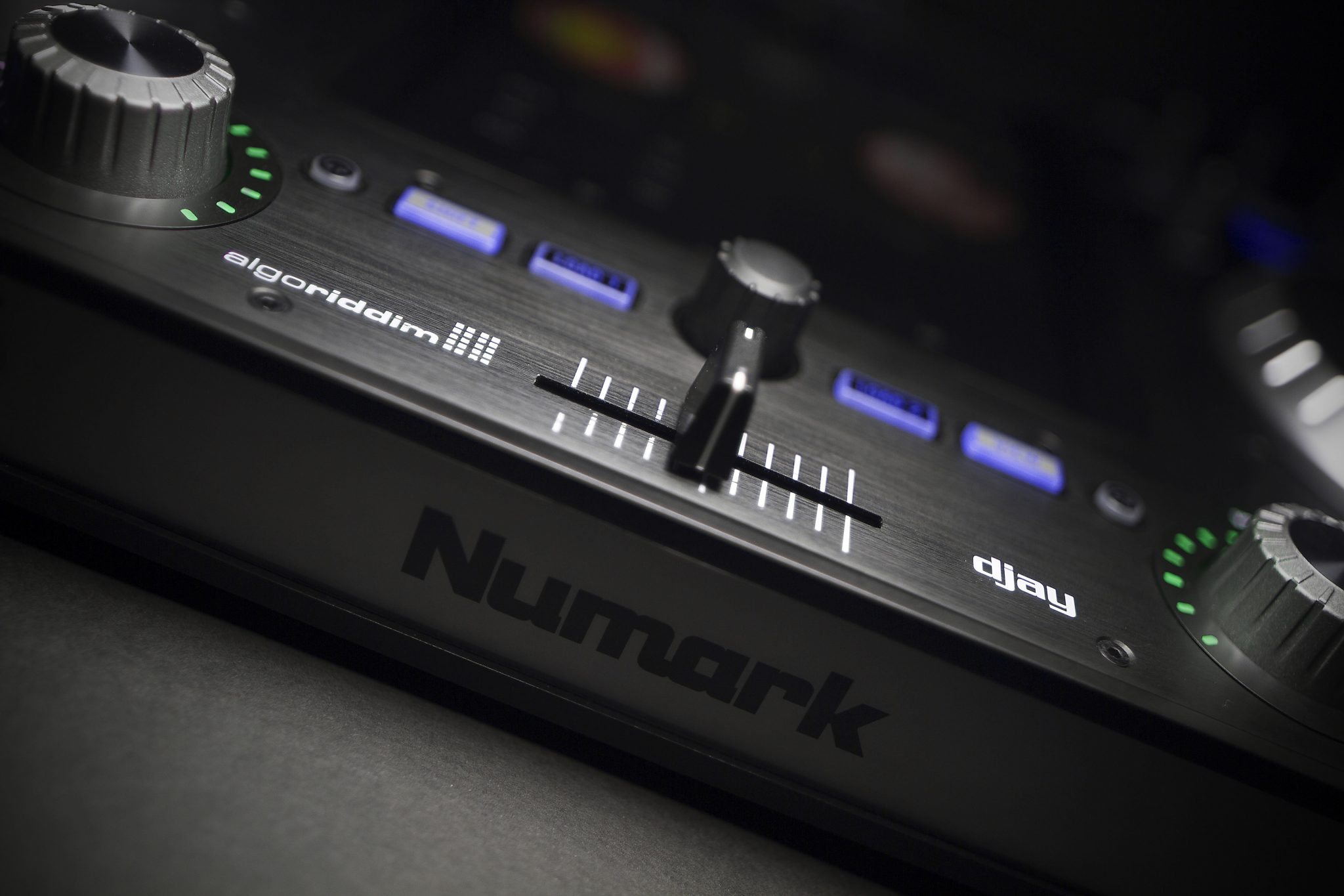 REVIEW: Numark iDJ Pro iPad DJ Controller – DJWORX
