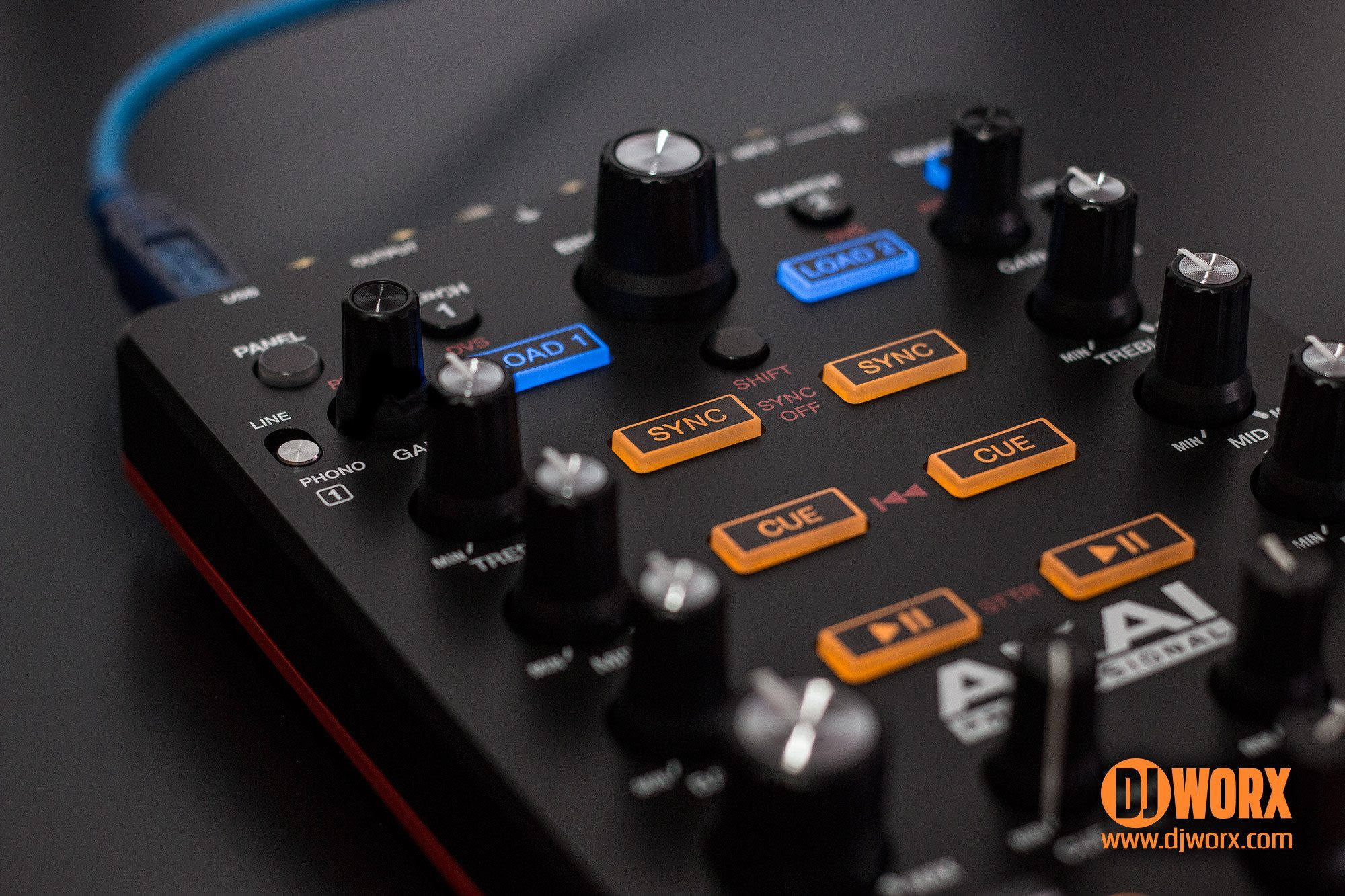 REVIEW: Akai Professional AMX Controller