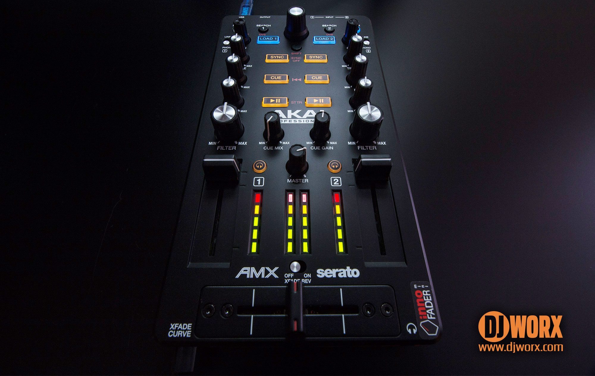 REVIEW: Akai Professional AMX Controller