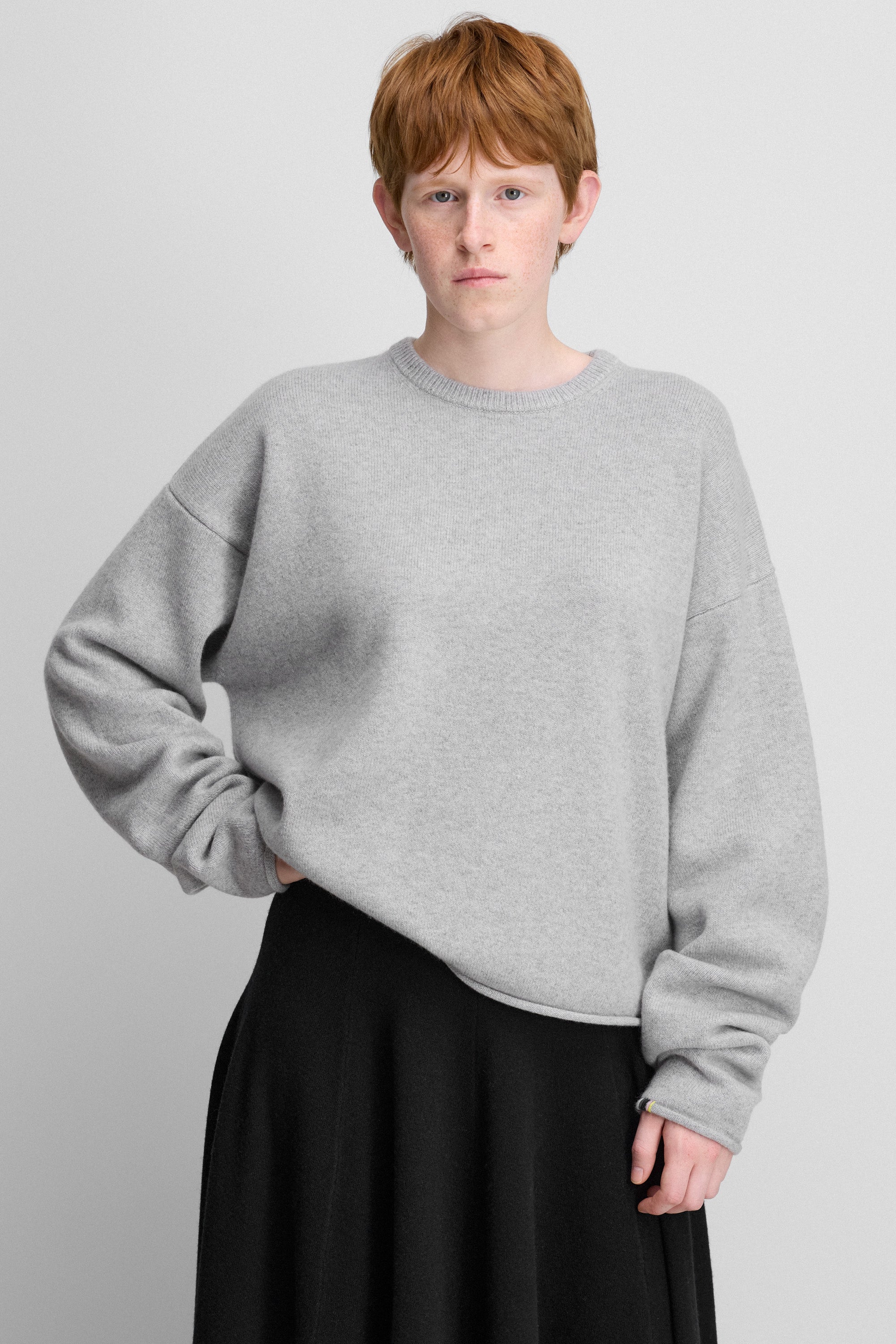 extreme cashmere crew-neck sweater – n°426 comfy – extreme cashmere x