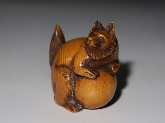 贋作要注意—狐の根付 – 株式会社 明月