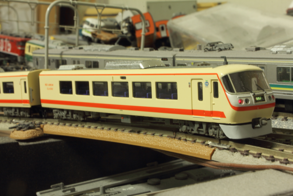 西武10000系「レッドアロークラシック」が入線: Fujickey