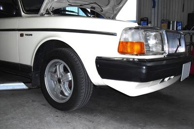 福岡のボルボ修理・メンテナンス 90年モデル 240セダン KYB