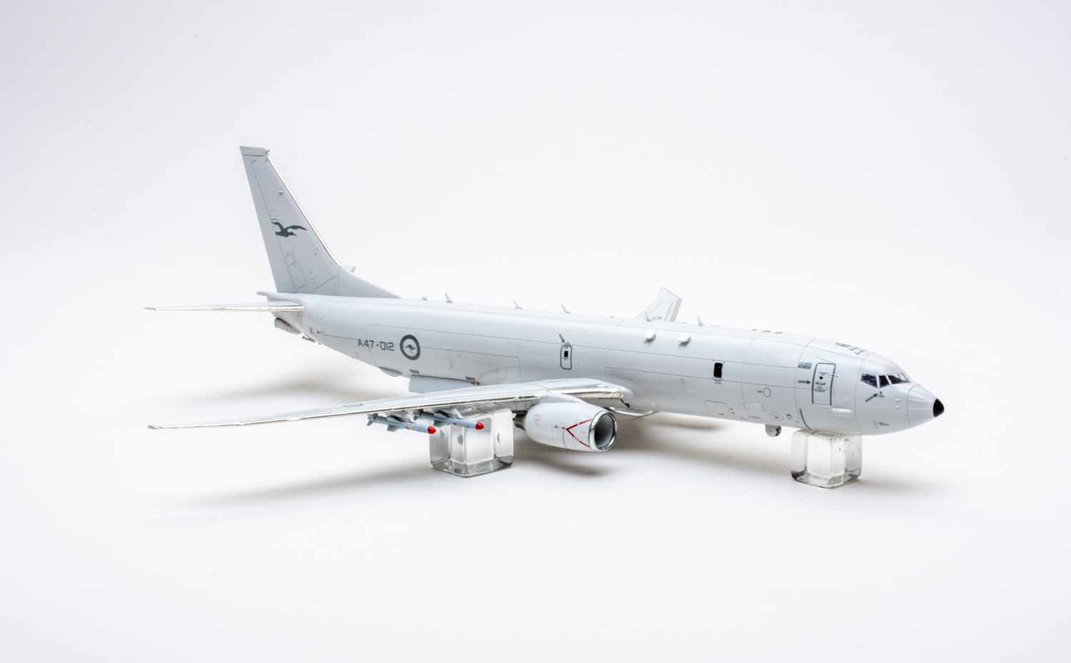 Academy 1/144 scale P-8A Poseidon plastic model kit review