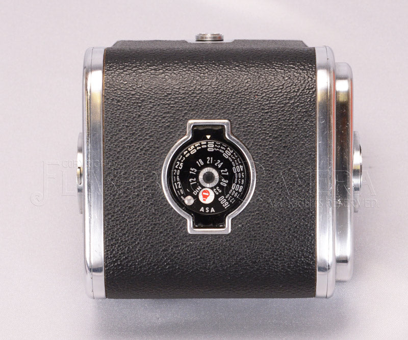 Hasselblad Magazine C12 – FLASHBACK CAMERA