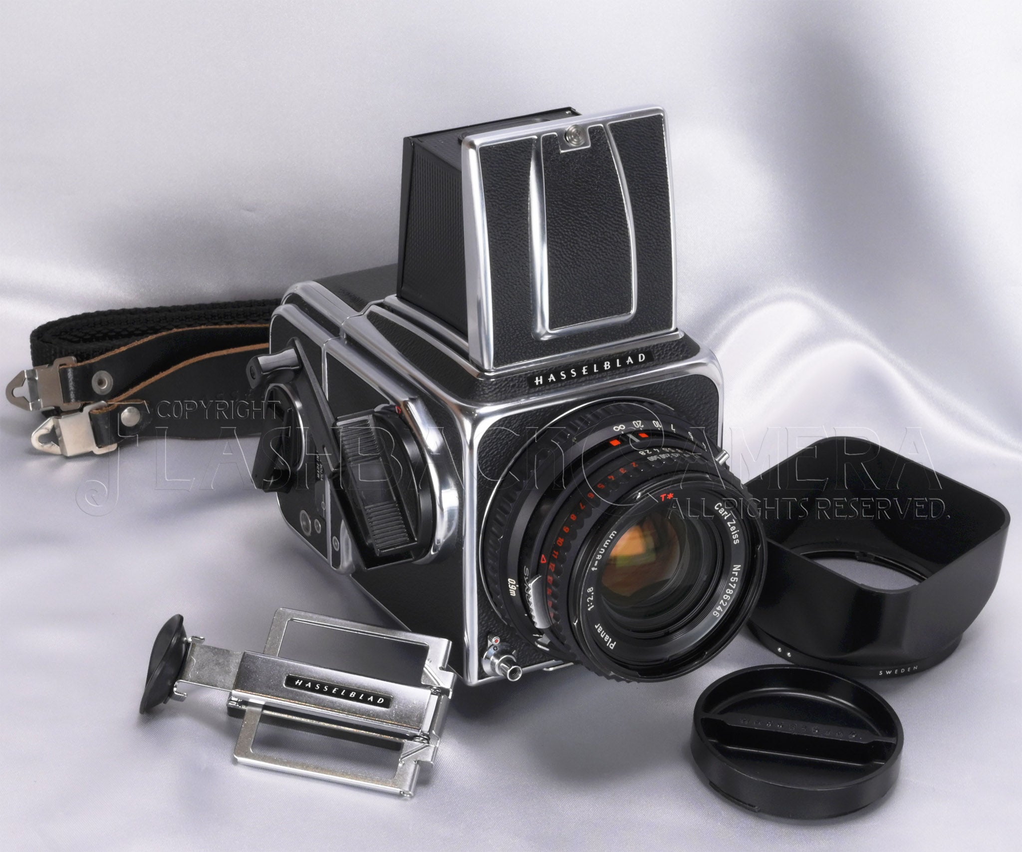 Hasselblad 500C/M + Planar 80mm f2.8 + A12 – FLASHBACK CAMERA