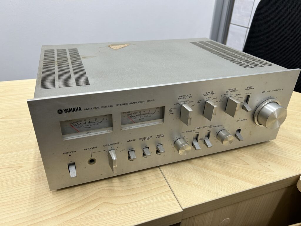 昔のアンプが今も価値あり！YAMAHA名機！プリメインアンプCA-R1をお